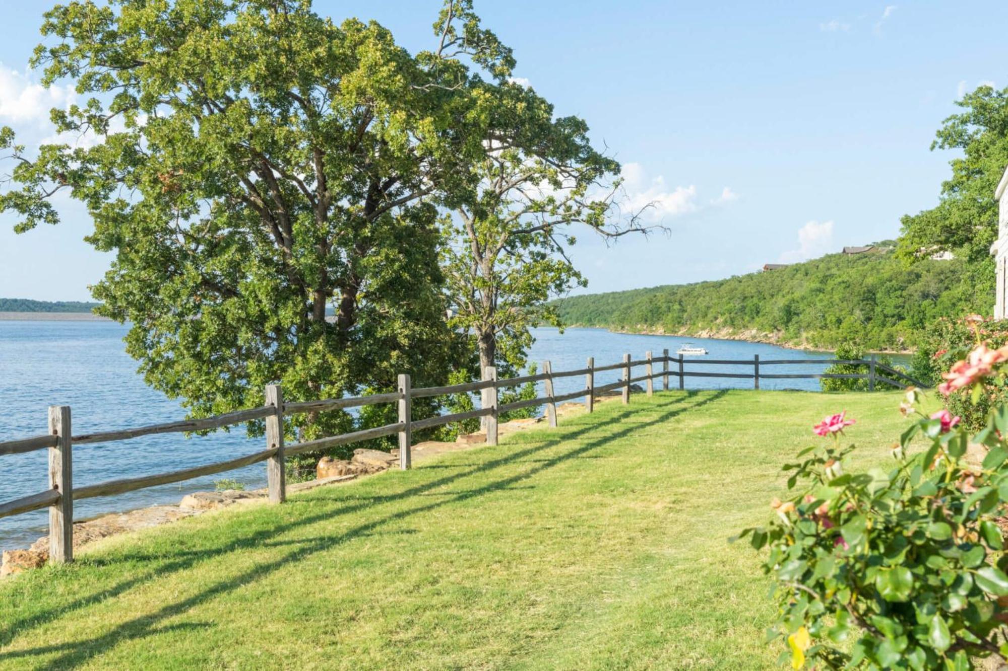 Crosstimbers Marina And Cottages Sperry Exteriér fotografie
